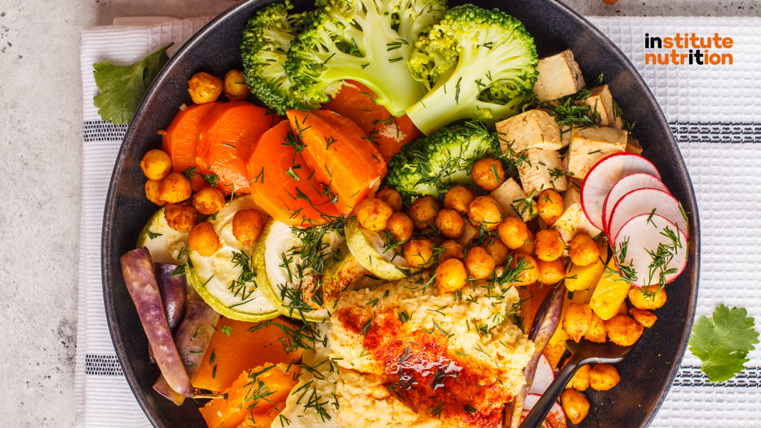 8 THINGS TO KNOW BEFORE GOING VEGAN 